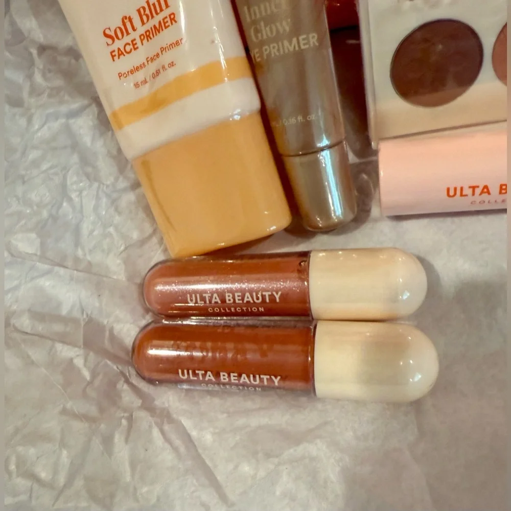 Ulta Makeup bag with makeup - Picture 3 of 12